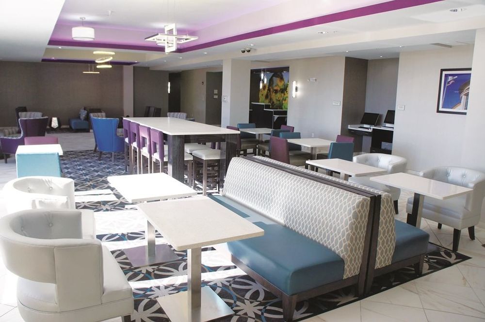 Отель La Quinta By Wyndham Springfield Il Интерьер фото